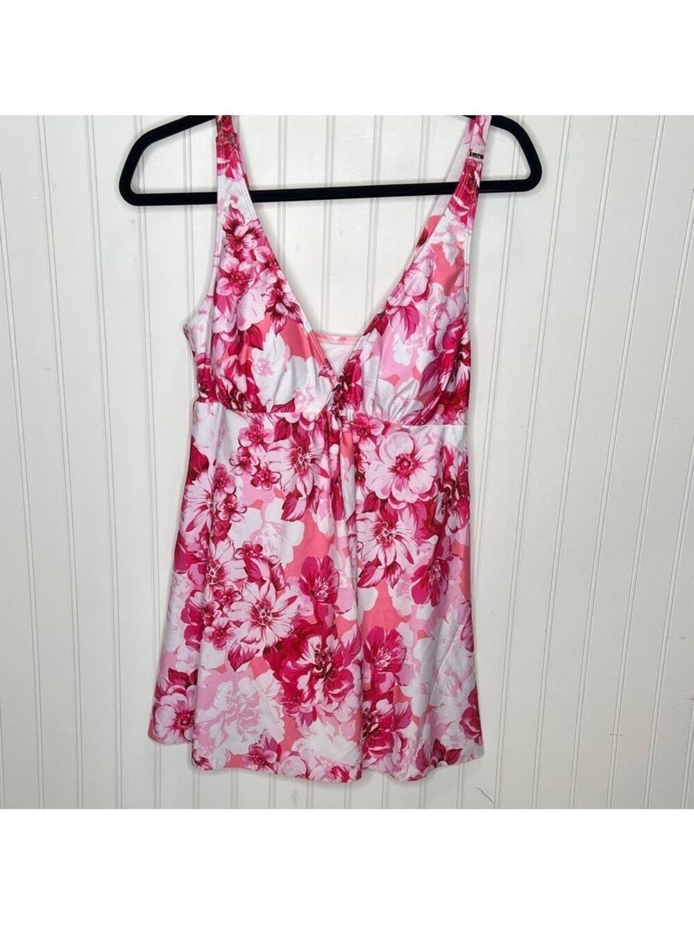 Nicole Miller 1 Pc Flyaway Swim Dress Size Medium